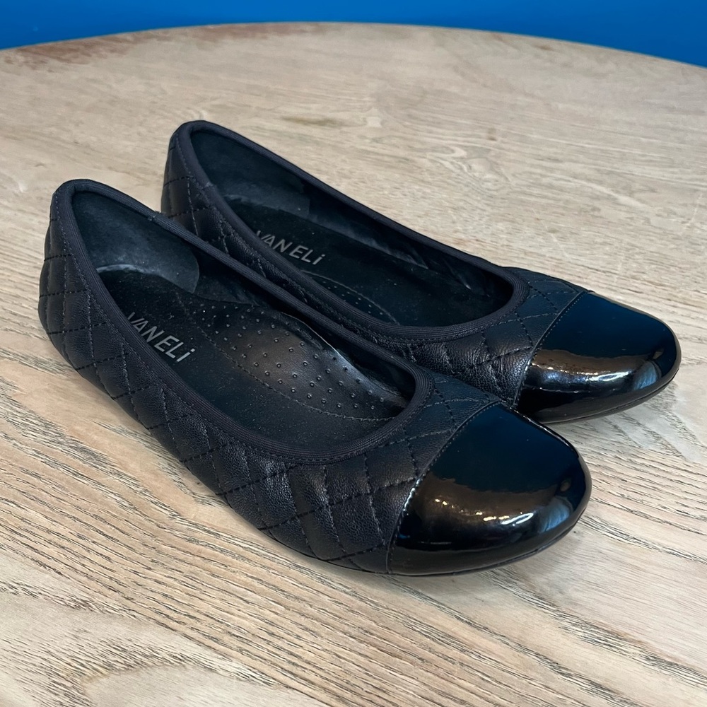 Vaneli Serene Black Quilted Leather Ballet Flats Patent Cap Toe Women’s Size 6